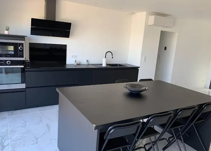 Magnifique Avec Piscine Et Вилла